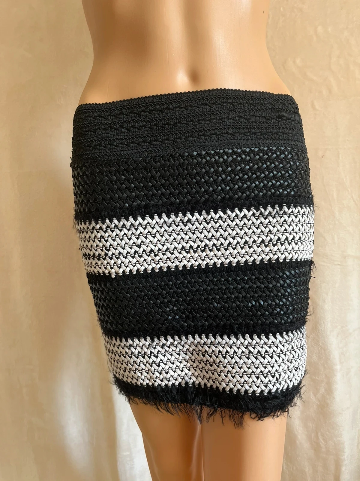 jupe tendance noir & blanc effet tressé 🖤
